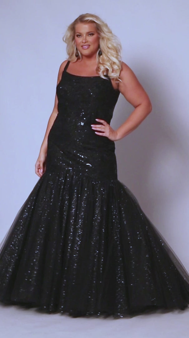 Sydneys Closet's SC7370 Prom Dress is a stunning gown perfect for any formal event. Its mermaid silhouette provides a fitted design with a beautiful scoop neck, perfect for showcasing your style. Crafted from luxurious fabric, it ensures a comfortable and flattering fit for plus size figures.