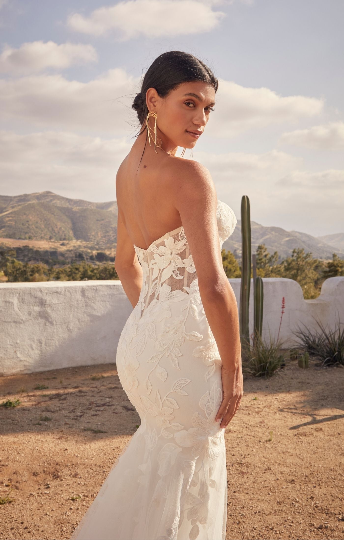 Casablanca Beloved BL432 Colt Mermaid Strapless Embroidered Sequin Floral Lace Deep V-Neck Wedding Gown. Nothing quite compares to stylish fit and flare – sophisticated, romantic and flattering, you’ll find yourself head over heels for Style BL432 Colt.