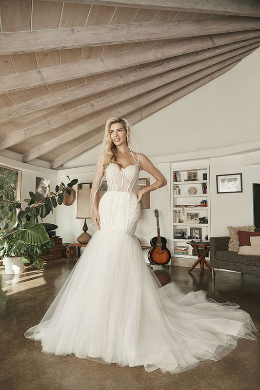 Beloved by Casablanca Bridal BL385FB size 8 Dylan White Corset Wedding Dress Fit and Flare Sweetheart Neckline